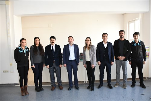 Kaymakam/Belediye Başkan V. Ercan Kayabaşı, Süleyman Bölünmez Anadolu Lisesini Ziyaret Etti.