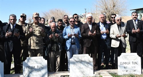Açıkyol Mahallesi Şehitleri mezarları başında anıldı