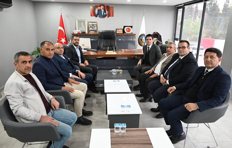 Kaymakamımız Sayın Evren ÇAKIR, Yeni yerinde hizmete devam eden Nusaybin Esnaf ve Sanatkarlar Kredi ve Kefalet Kooperatifi'ni ziyarette bulundu.