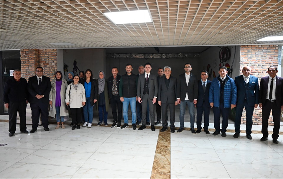 Kaymakamımız Sayın Evren ÇAKIR, Nusaybin Aile Destek Merkezi kursiyerlerin ürünlerinin satışının yapılması için planlanan yerin incelemesinde bulundu.