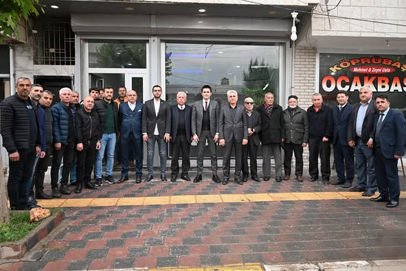 Kaymakamımız Sayın Evren ÇAKIR, Yenituran Mahallesinde kanaat önderi Necati AYAZ ve ailesine ziyarette bulundu. 